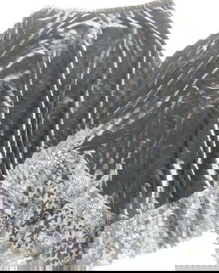 Fusta de catifea cu dantela