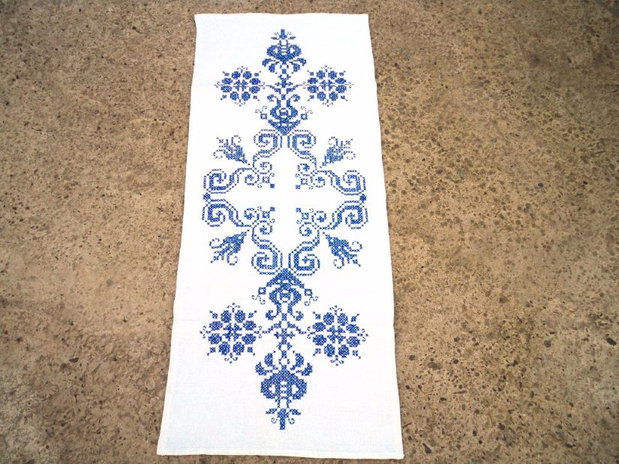 Broderie albastra