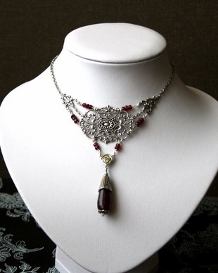 Colier in stil victorian