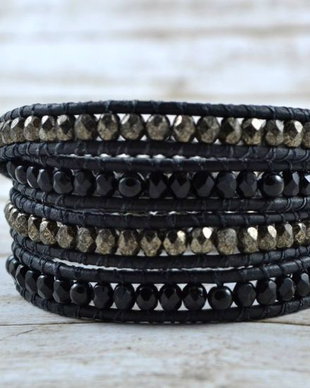 Bratara wrap cu snur de piele si cristale ''Noir''