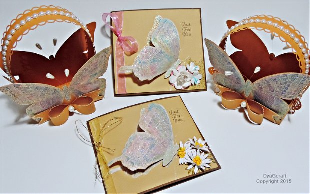 Felicitare handmade "Butterfly and Daisy" + cutie asortata