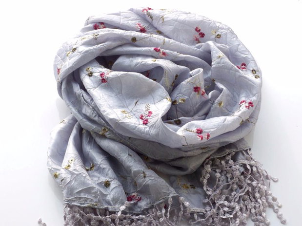 Broderie cu flori