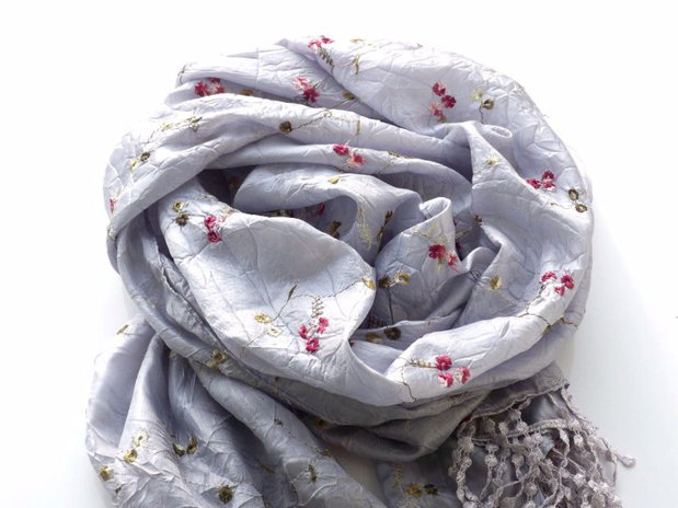 Broderie cu flori