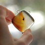 Pandant agata honey yellow in rama argintata