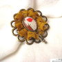 Brosa martisor cu floare de mac