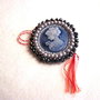 Brosa cu camee albastra (martisor)