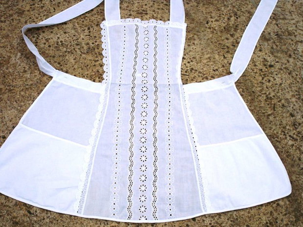 Broderie alba