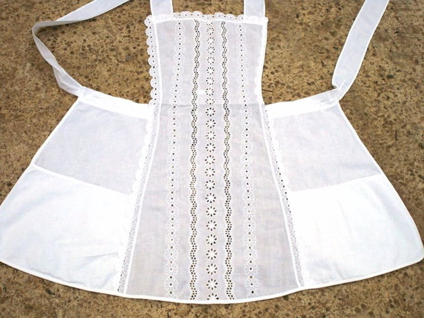 Broderie alba
