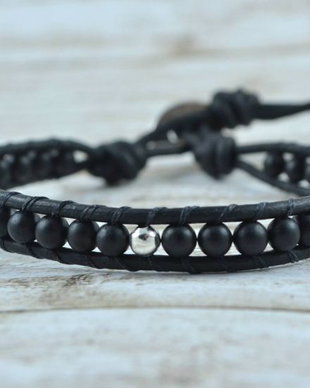 Bratara wrap barbateasca cu snur de piele si onix
