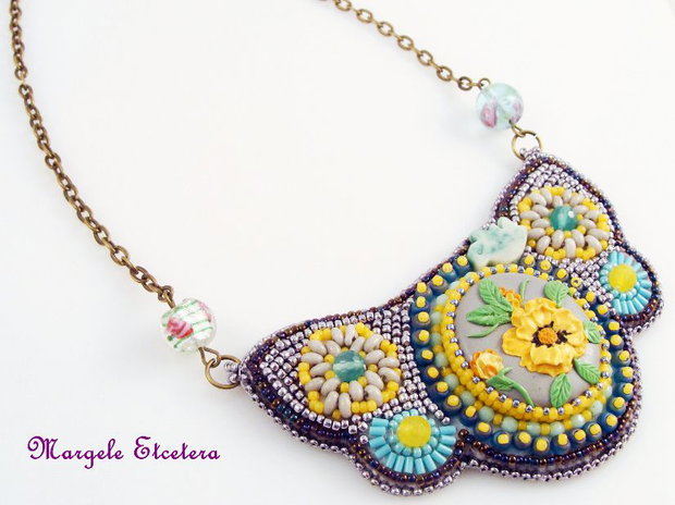 Colier unicat cu motive florale, Colier broderie margele si pietre semipretioase