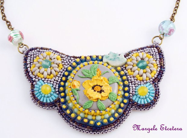 Colier unicat cu motive florale, Colier broderie margele si pietre semipretioase