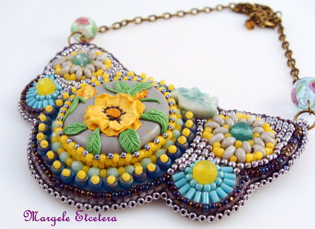 Colier unicat cu motive florale, Colier broderie margele si pietre semipretioase