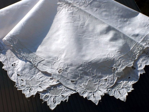Broderie alba1