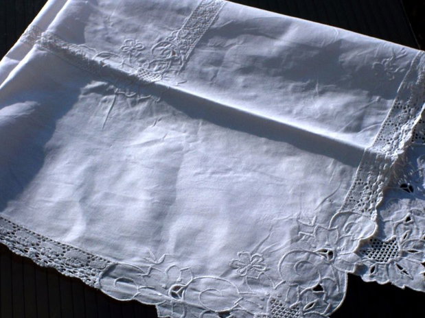Broderie alba1