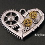 6610 - Pandantiv inima, steampunk, rotite ceas, aliaj metalic argintiu si auriu