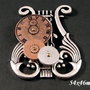 6609 - Pandantiv lira, steampunk, rotite si cadran ceas, aliaj metalic argintiu si cupru REZERVAT