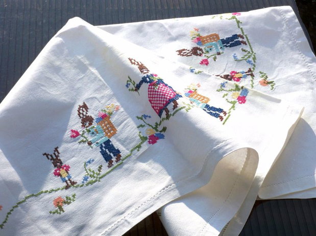 Broderie cu iepurasi