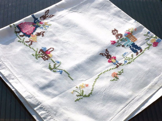 Broderie cu iepurasi