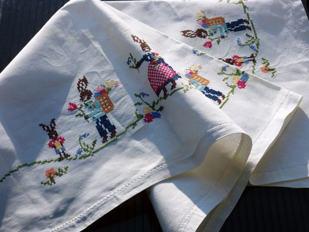 Broderie cu iepurasi