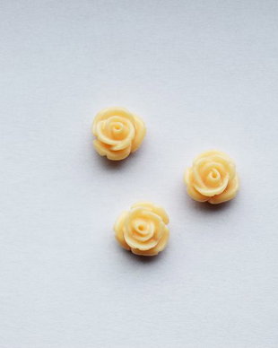 LMCB06 - floare rasina crem