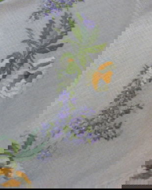 Fata de masa brodata