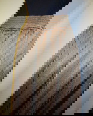 Fusta maron din matase groasa