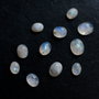 Mix  10 buc cabochoane moonstone albastru si rainbow - aleator