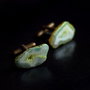 Butoni unisex cu agate druzy madagascar verde pastel si verde lamaie cu finisaj metalic bronz