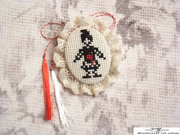 Martisor traditional Taran cu cusma