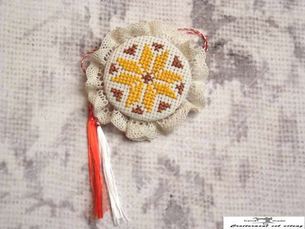 Martisor / marturie cu motive traditionale romanesti