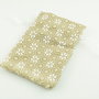 Saculeti din material textil crem cu floricele albe, 10x6.5cm