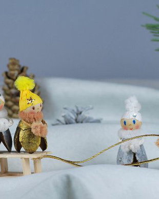 Spiridusul zglobiu - Figurina decorativa pentru Craciun