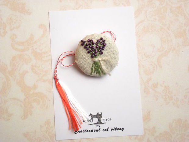 Brosa martisor "Buchetel de lavanda"