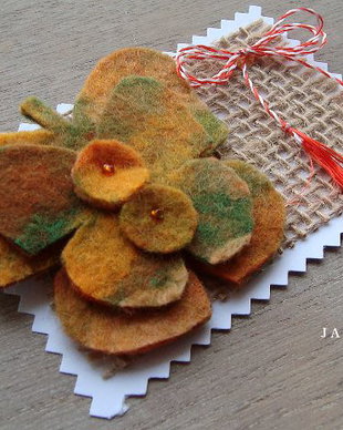 Broșă fluture