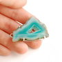 Conector cu agata druzy teal  deschis cu verde kaki si alb in rama argintata