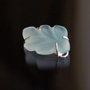 Conector cu calcedonie sculptata sub forma de frunza - nuante de  mint pal