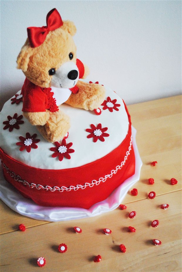 Cadou tort scutece Surprize cake Valentine Teddy