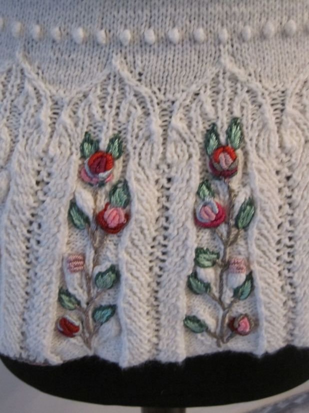 jacheta ELISA crem tricotata brodata manual