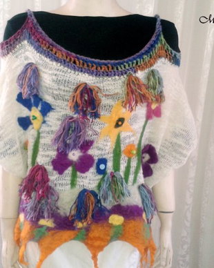 Bluza cu flori impaslite, crosetata - Floricele pentru fete
