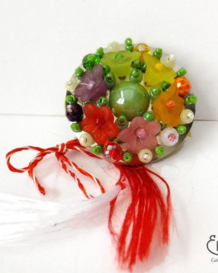 Brosa (martisor) multicolora