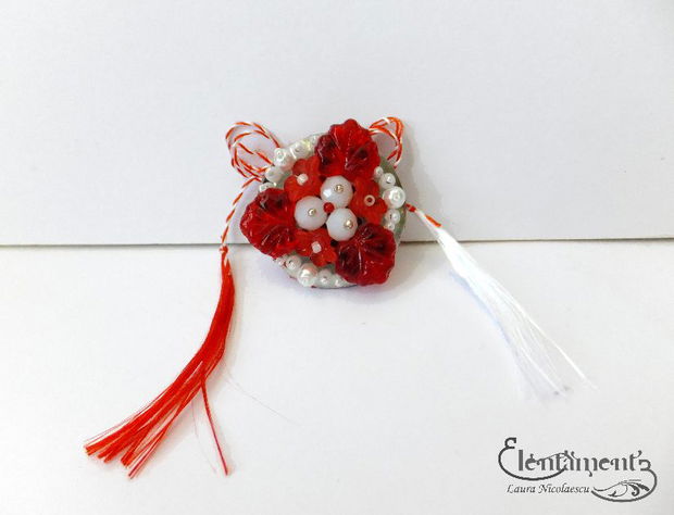 Brosa (martisor) alb-rosie