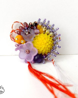 Brosa (martisor) galben cu mov