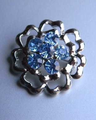 Brosa "floare" cu cristale