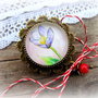 Martisor/brosa bronz cu brandusa mov