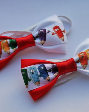 Mini papion-martisor cu creioane colorate