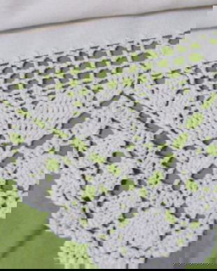 Fata de masa cu insertie- crosetat