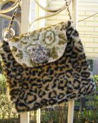 Gentuta din blana sintetica