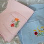 Sortulet roz cu broderie