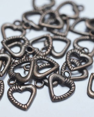 Charm inimioara, cupru, 15x12mm