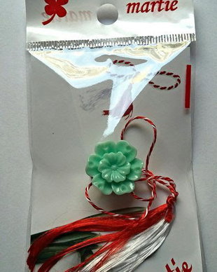 Brosa martisor turcoaz deschis